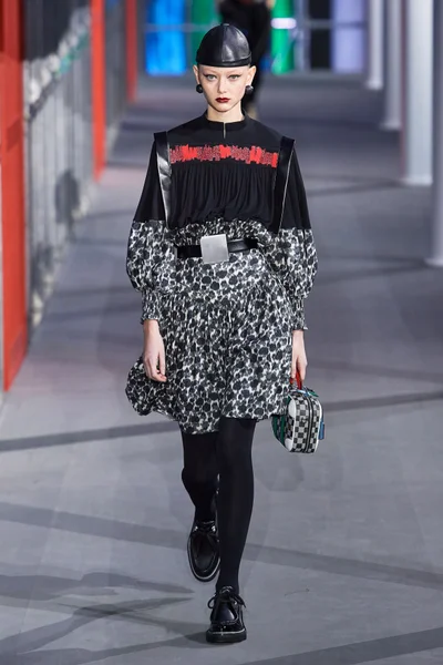 Look 24